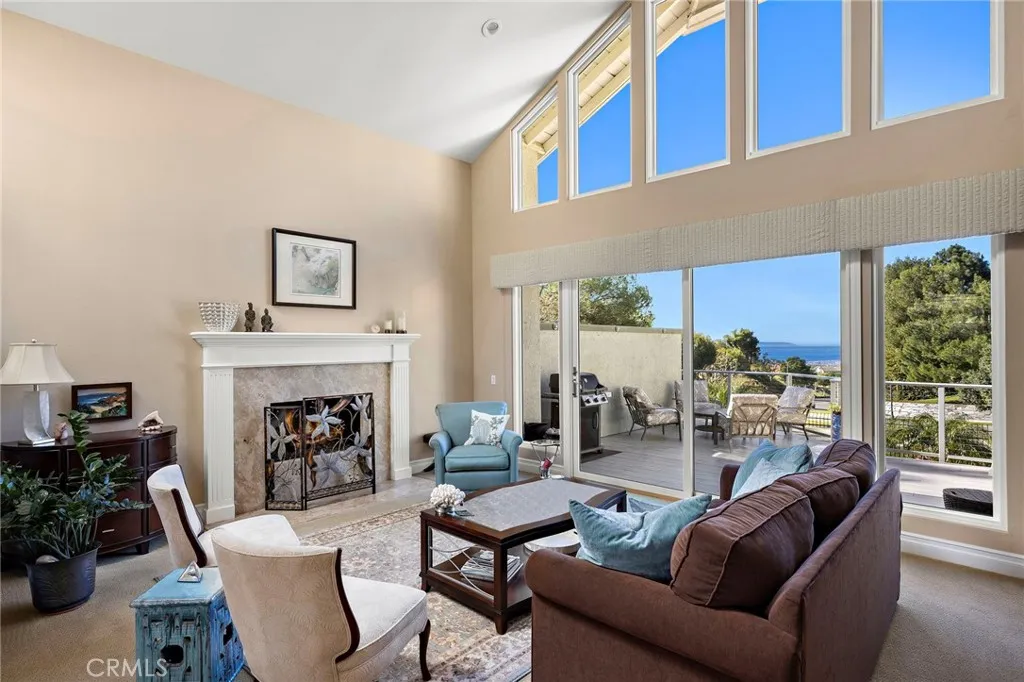 25 Lucerne, Newport Beach, California 92660 home-pic-1