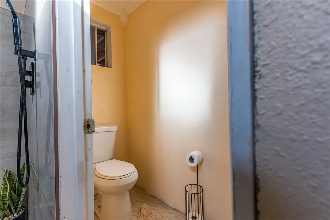 17190 Melon Avenue, Fontana, California 92336 home-pic-23
