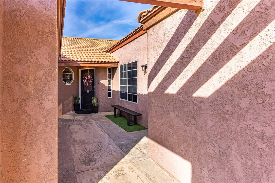17190 Melon Avenue, Fontana, California 92336 home-pic-7