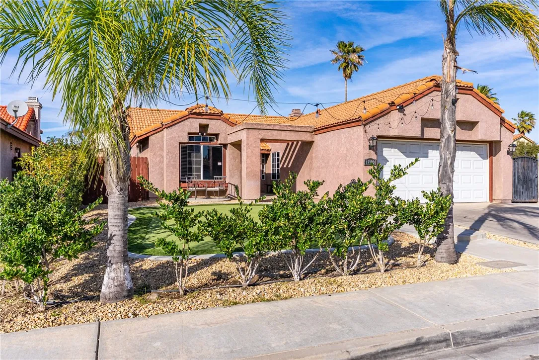 17190 Melon Avenue, Fontana, California 92336 home-pic-3
