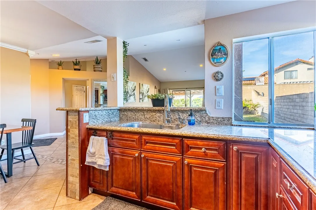 17190 Melon Avenue, Fontana, California 92336 home-pic-15