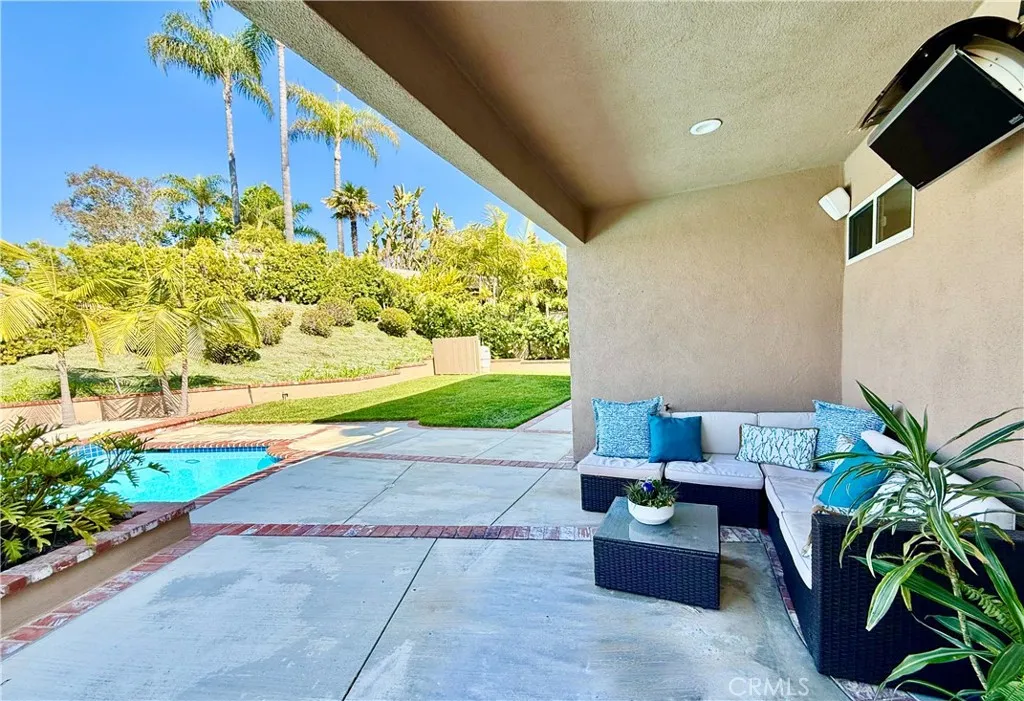 Covered patio with heater