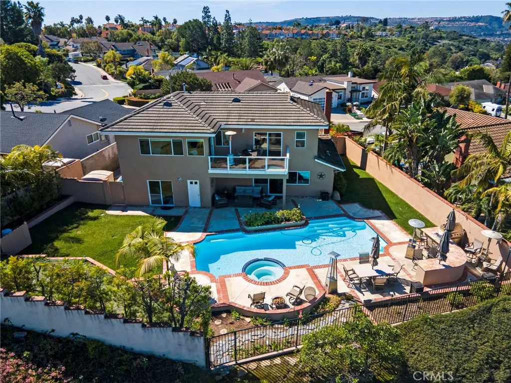 Huge completely private yard