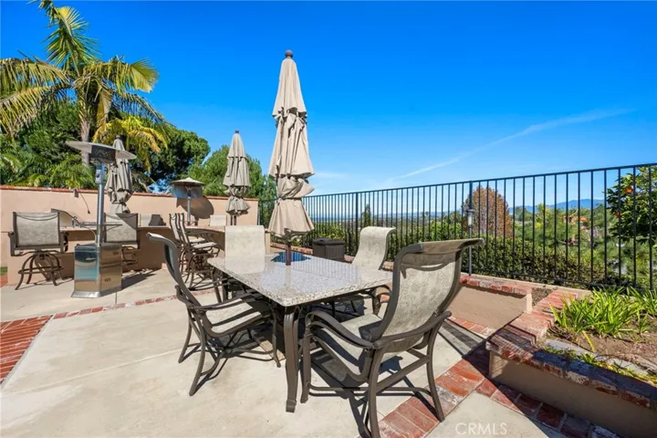 Alfresco dining with a view - everyday