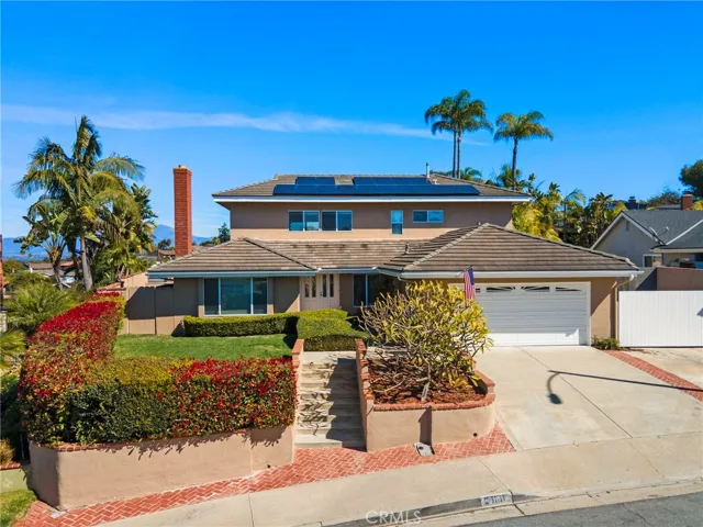  3 car driveway & RV parking
