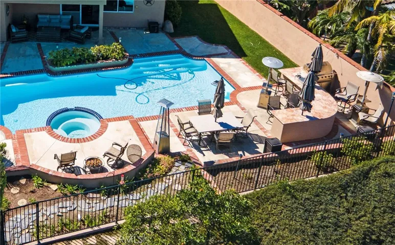 BBQ area with plenty of room for guests