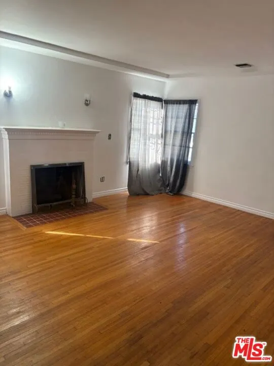 1104 W 58th Street, Los Angeles, California 90037 home-pic-2