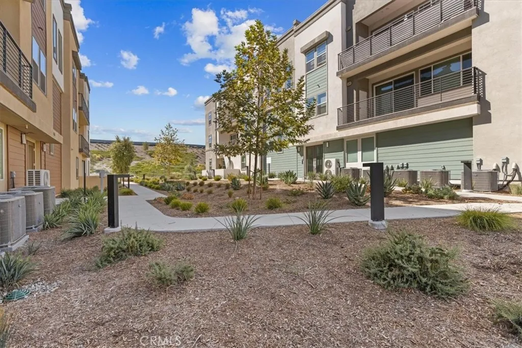 27410 Merlin Place 305, Valencia, California 91381 home-pic-24