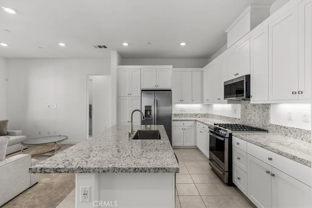 27410 Merlin Place 305, Valencia, California 91381 home-pic-16
