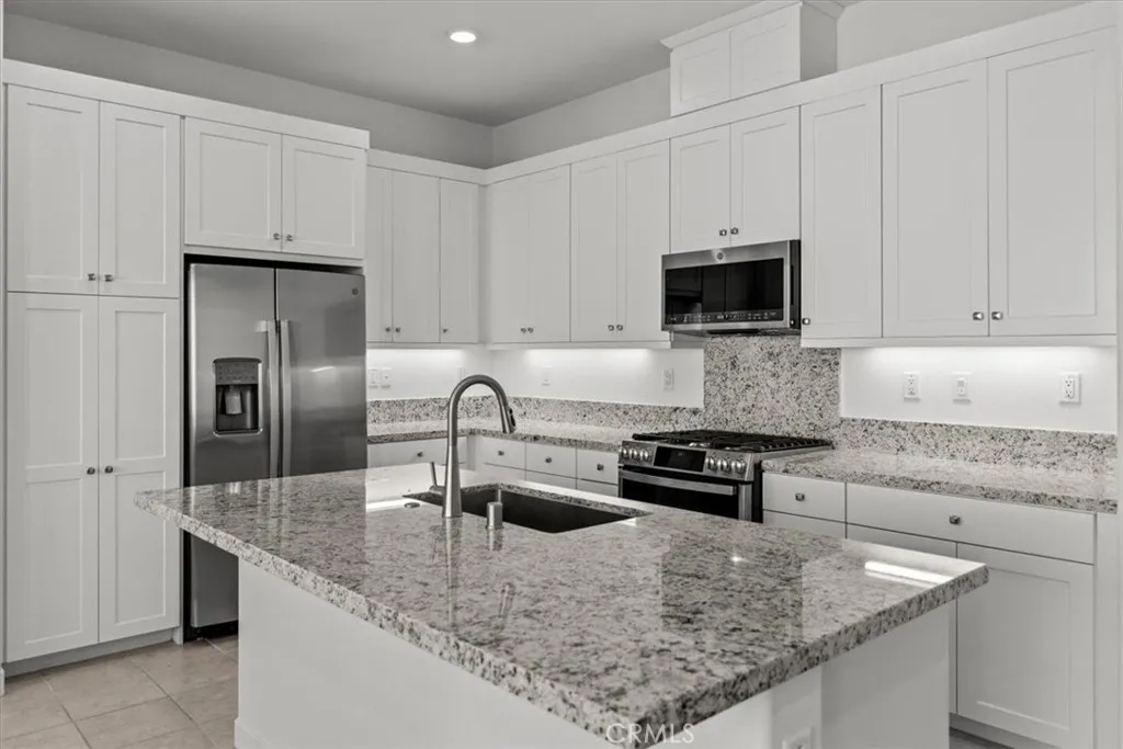 27410 Merlin Place 305, Valencia, California 91381 home-pic-17