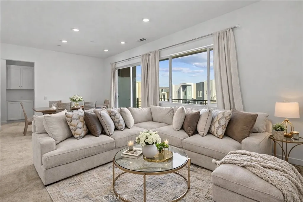 27410 Merlin Place 305, Valencia, California 91381 home-pic-2