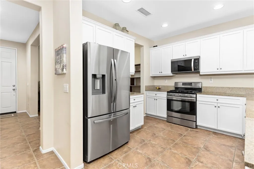 31025 Quarry, Mentone, California 92359 home-pic-11