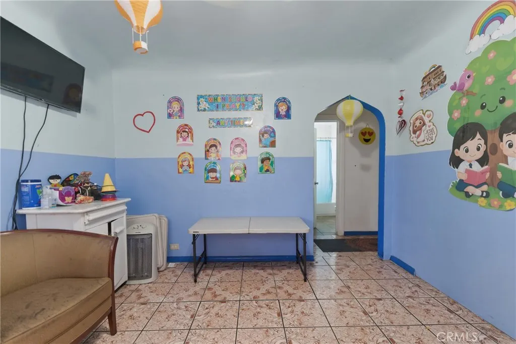 5564 Gage Avenue, Bell Gardens, California 90201 home-pic-10