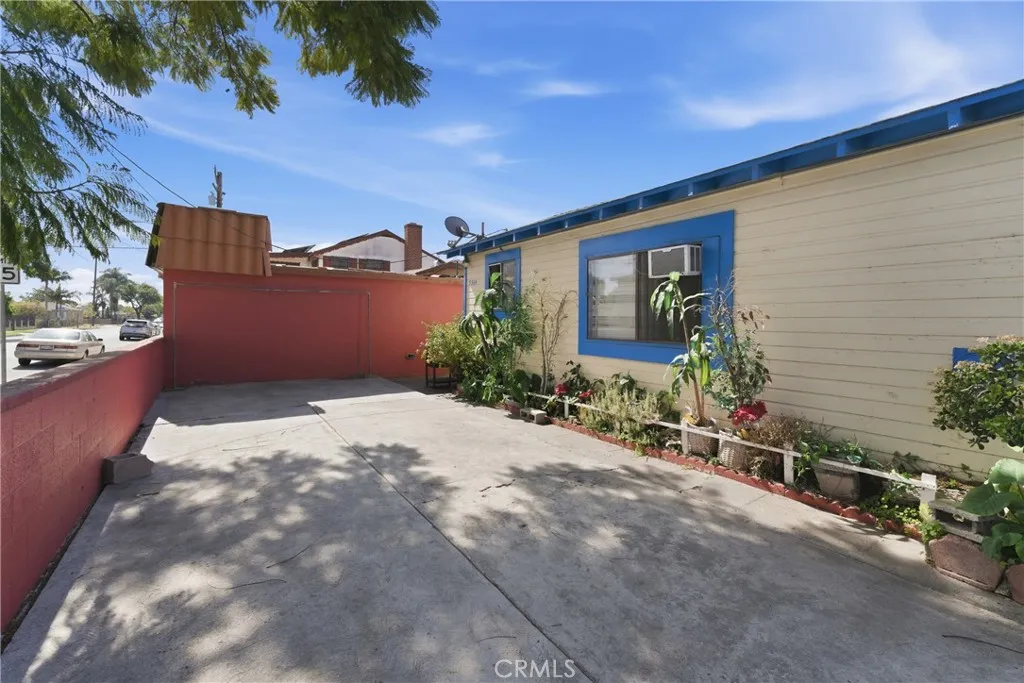 5564 Gage Avenue, Bell Gardens, California 90201 home-pic-17