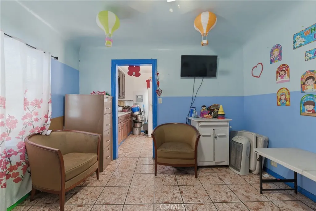 5564 Gage Avenue, Bell Gardens, California 90201 home-pic-9