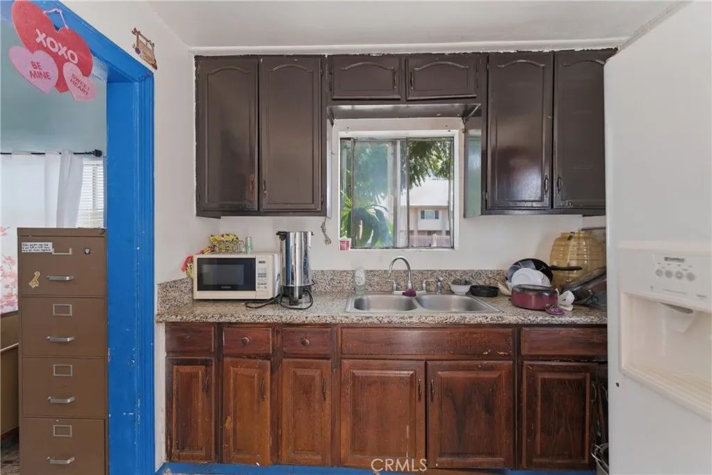 5564 Gage Avenue, Bell Gardens, California 90201 home-pic-12
