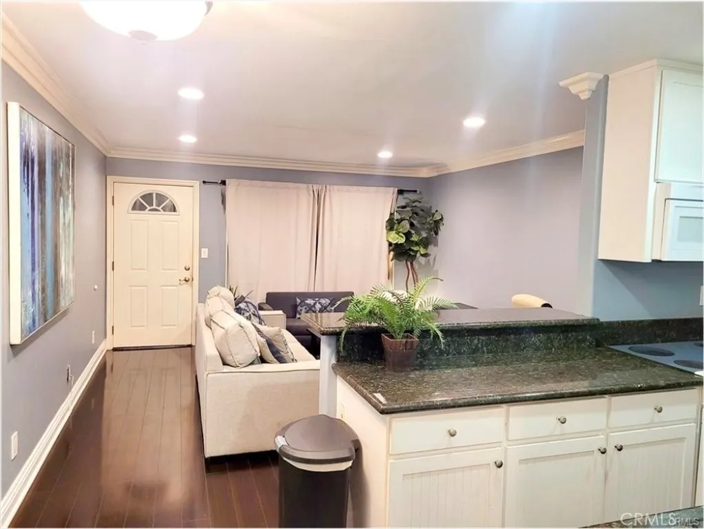 1725 Loma 16, Long Beach, California 90804 home-pic-3