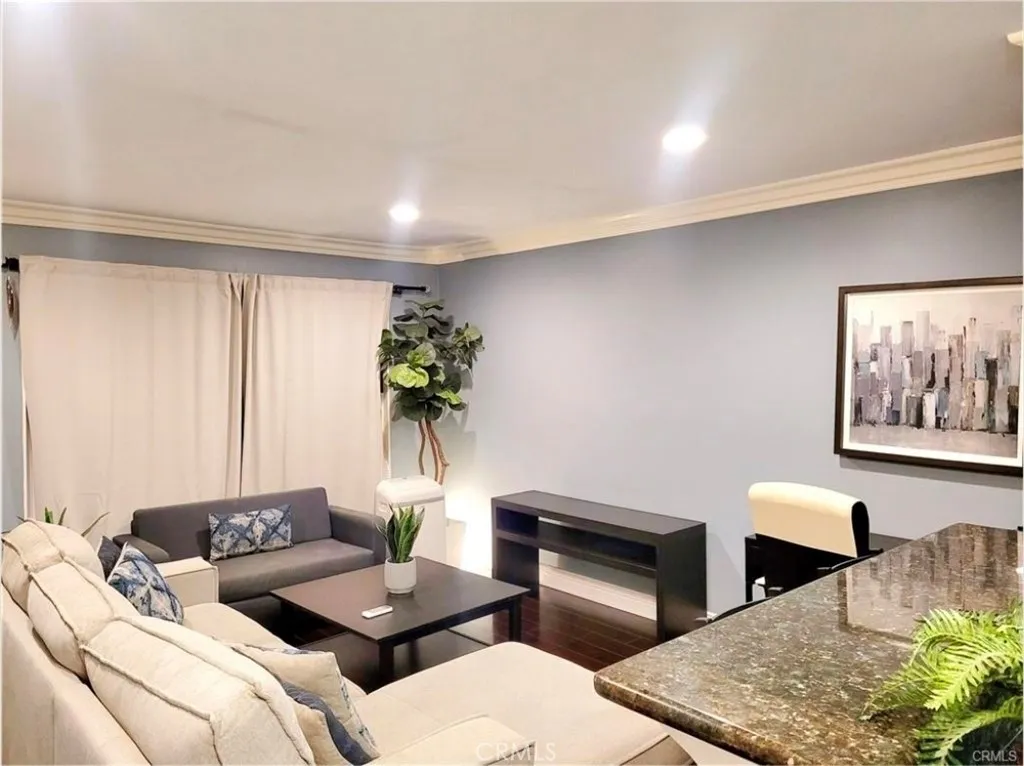 1725 Loma 16, Long Beach, California 90804 home-pic-2