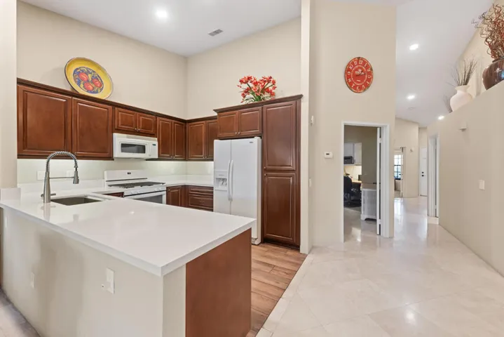 15_41419_Woodhaven_Dr_W15_mls