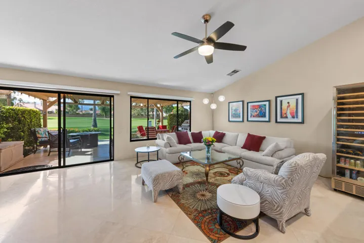 12_41419_Woodhaven_Dr_W12_mls
