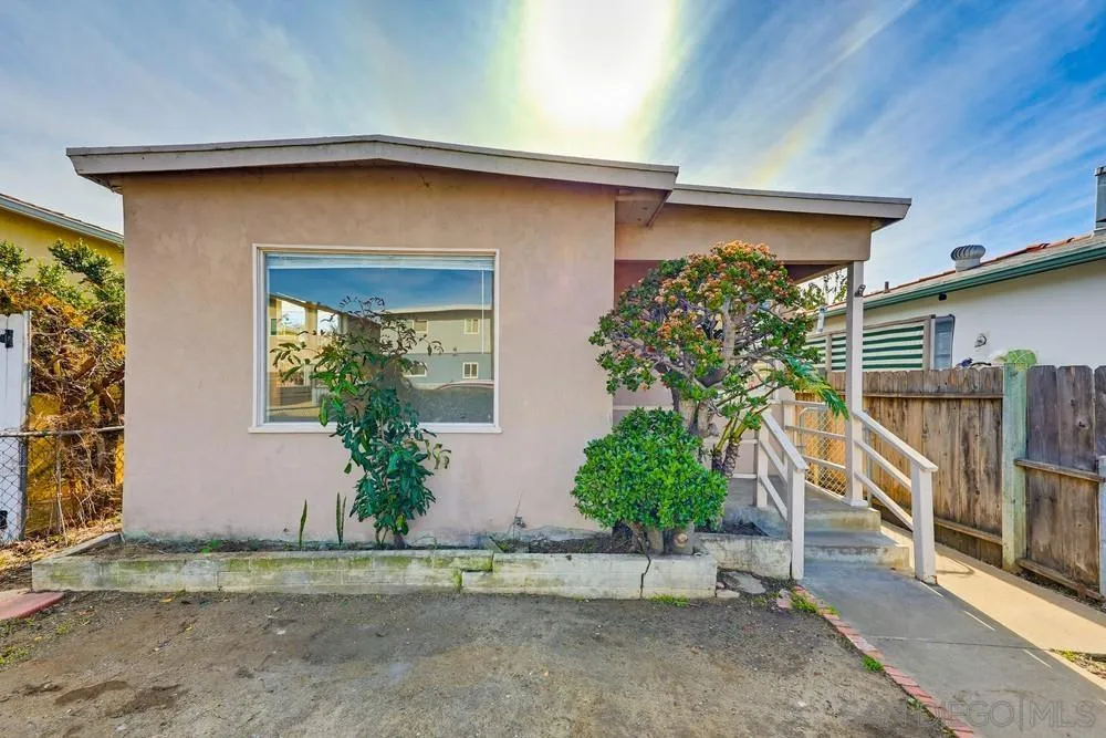4979 Long Branch Avenue, San Diego, California 92107 home-pic-3
