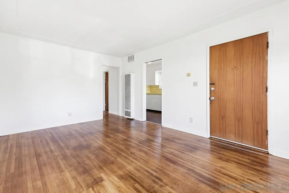 4979 Long Branch Avenue, San Diego, California 92107 home-pic-4