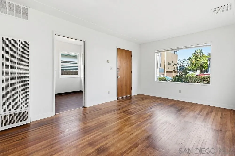 4979 Long Branch Avenue, San Diego, California 92107 home-pic-5