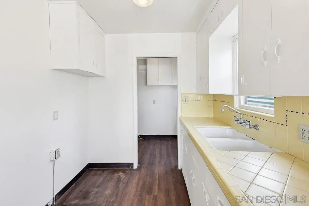 4979 Long Branch Avenue, San Diego, California 92107 home-pic-6