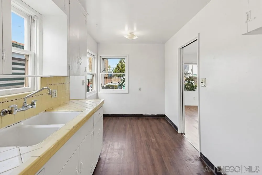 4979 Long Branch Avenue, San Diego, California 92107 home-pic-8