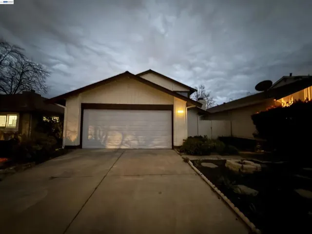 2203 2203 Glenmount Dr, Pittsburg, California 94565