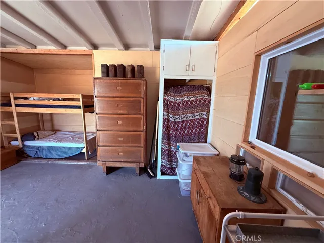 Great room with sleeping bunks.