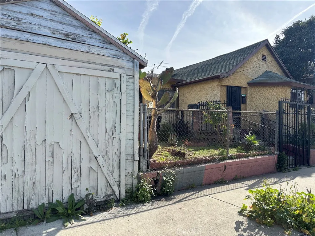 372 N Chicago, Los Angeles, California 90033 home-pic-8