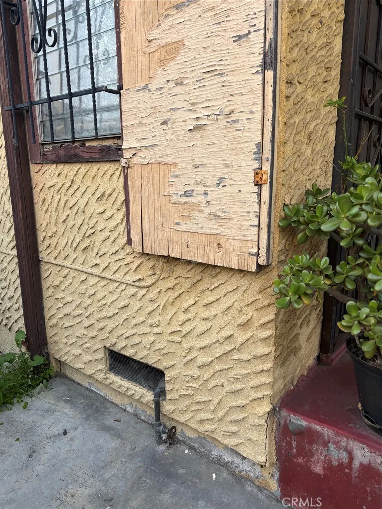 372 N Chicago, Los Angeles, California 90033 home-pic-5