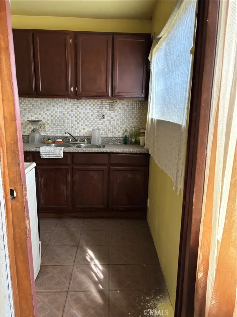 372 N Chicago, Los Angeles, California 90033 home-pic-12