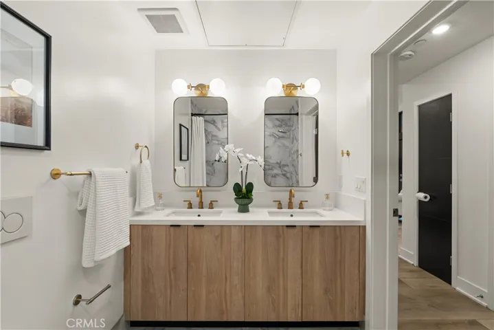 178 S Euclid 105, Pasadena, California 91101