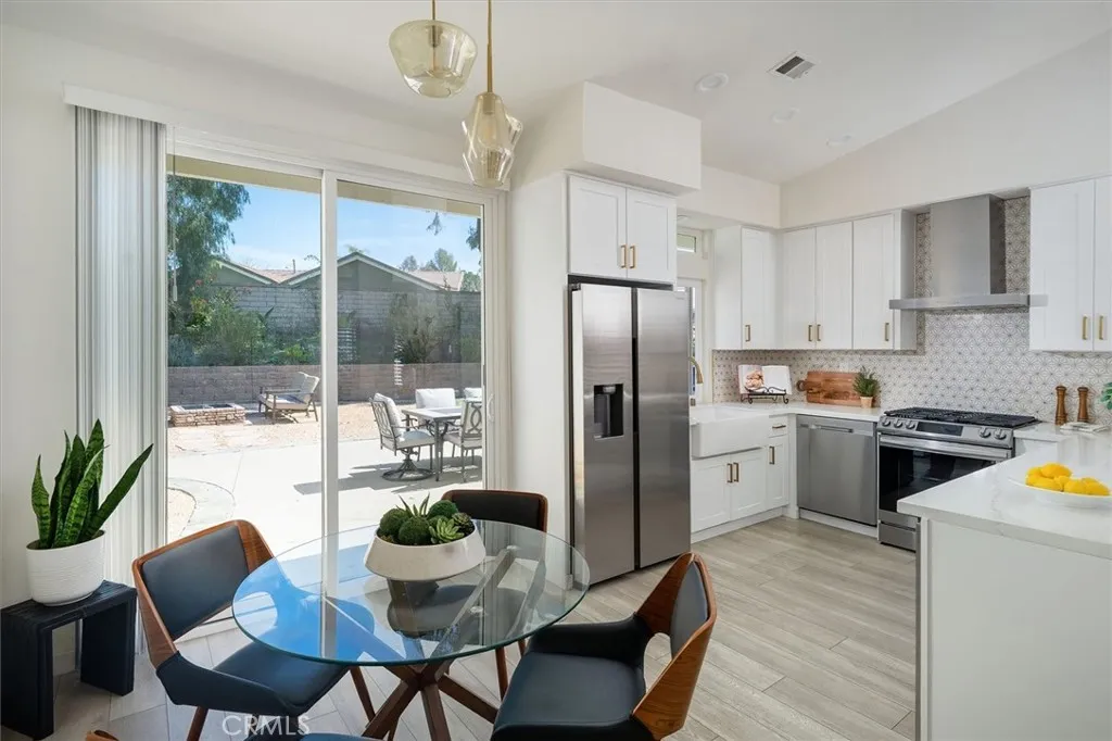 27142 Sanford, Valencia, California 91354 home-pic-8