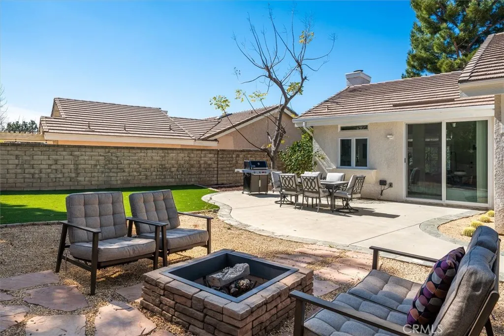 27142 Sanford, Valencia, California 91354 home-pic-21