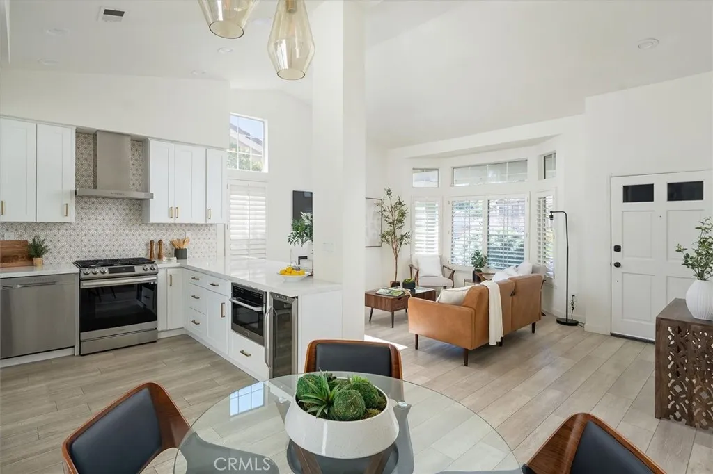 27142 Sanford, Valencia, California 91354 home-pic-6