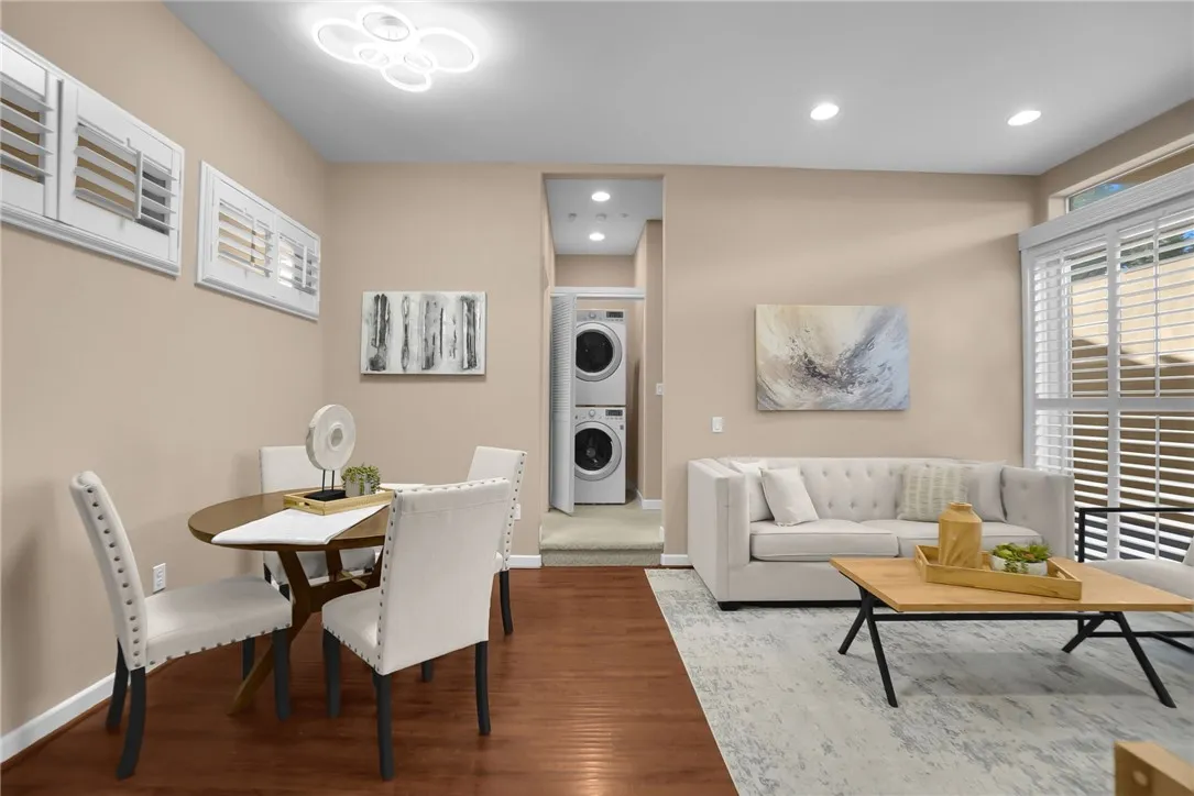 53 N Oak Avenue 5, Pasadena, California 91107 home-pic-10