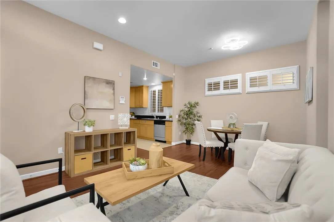 53 N Oak Avenue 5, Pasadena, California 91107 home-pic-8