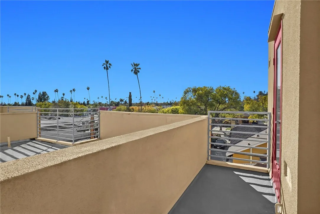 53 N Oak Avenue 5, Pasadena, California 91107 home-pic-37