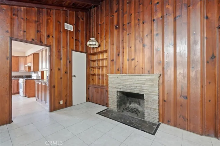 Family room | 4th bedroom