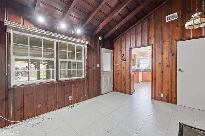 Family room | 4th bedroom