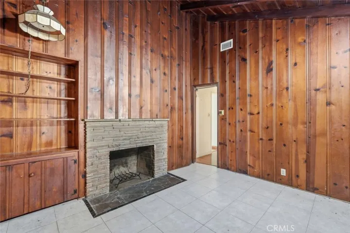 Family room | 4th bedroom