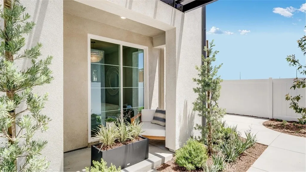 2622 E Hyde Paseo, Ontario, California 91762 home-pic-21