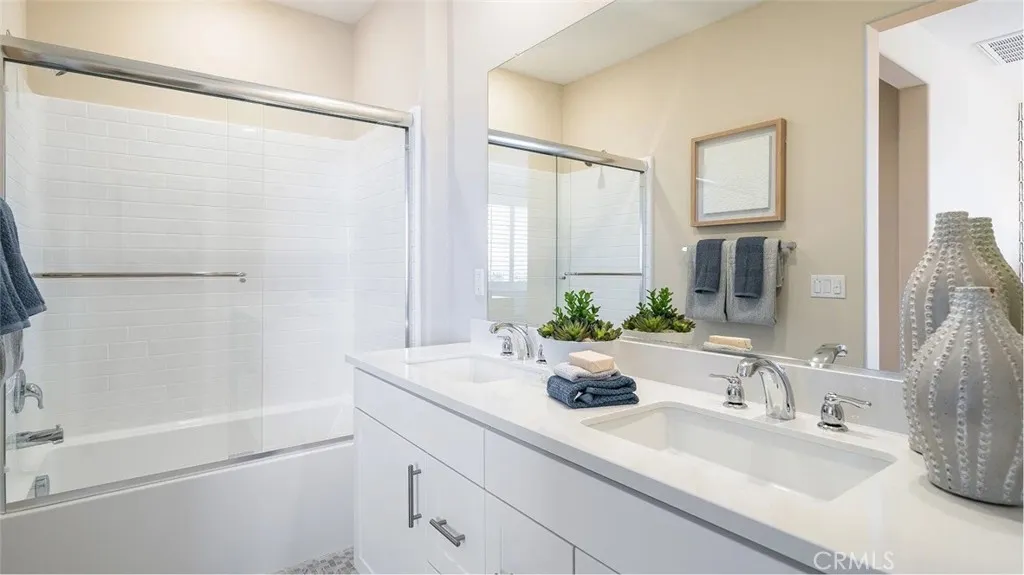 2622 E Hyde Paseo, Ontario, California 91762 home-pic-16
