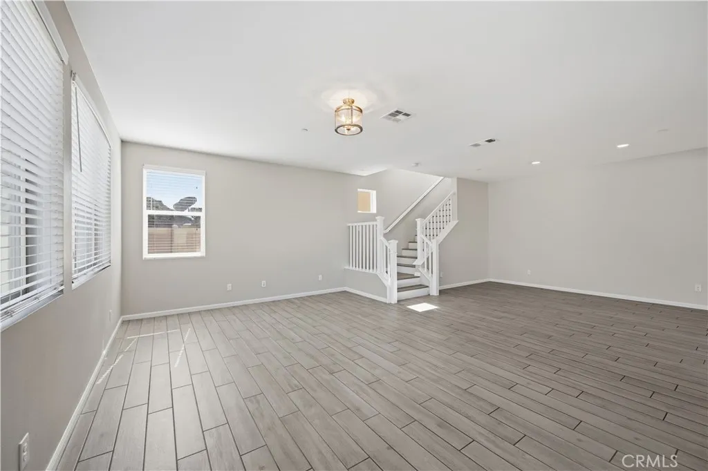 24526 Snapdragon Way, Lake Elsinore, California 92532 home-pic-15