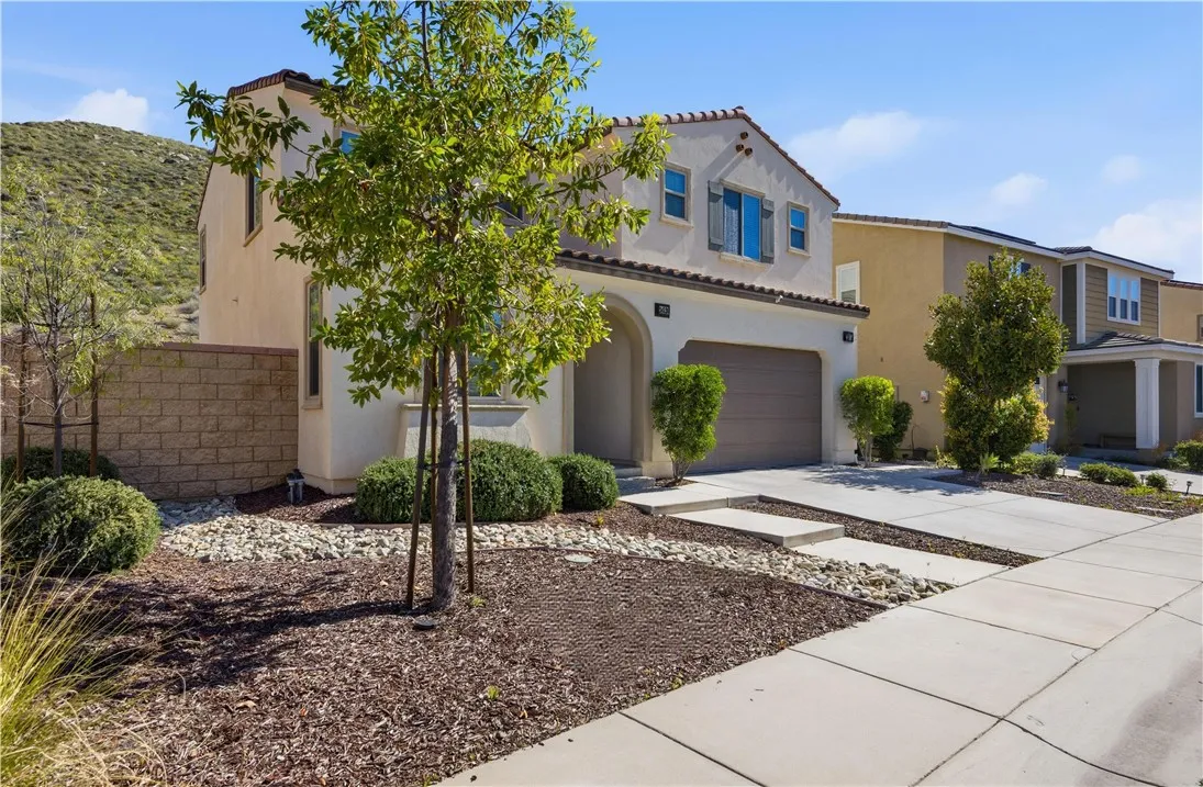 24526 Snapdragon Way, Lake Elsinore, California 92532 home-pic-2