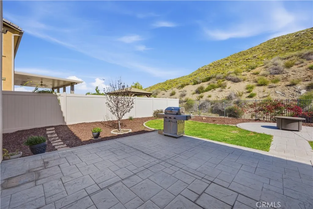 24526 Snapdragon Way, Lake Elsinore, California 92532 home-pic-14