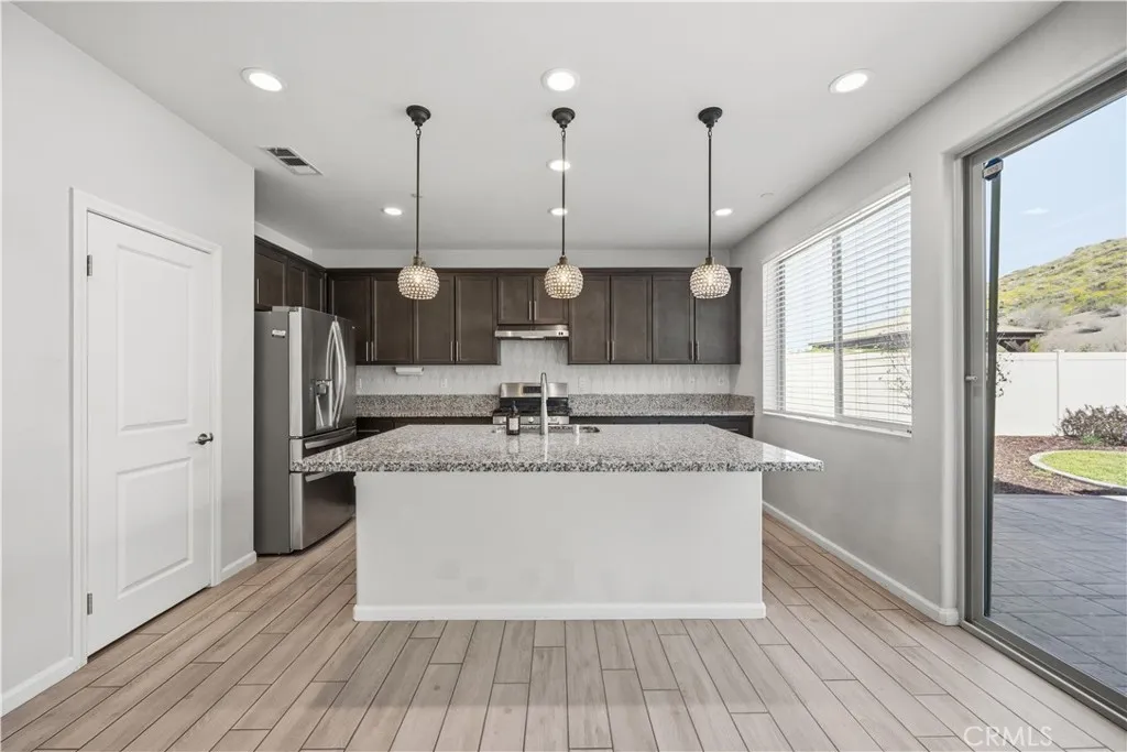24526 Snapdragon Way, Lake Elsinore, California 92532 home-pic-5